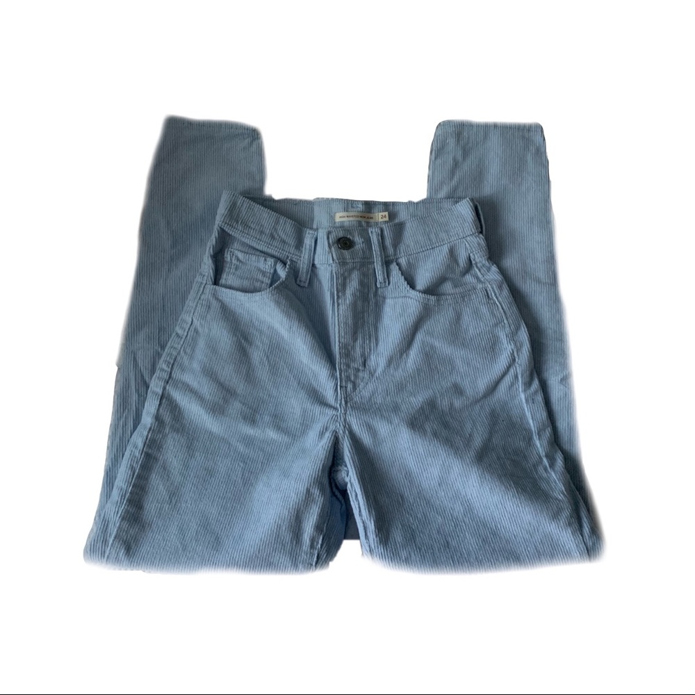 Levi’s Baby blue corduroy high waisted mom jeans!